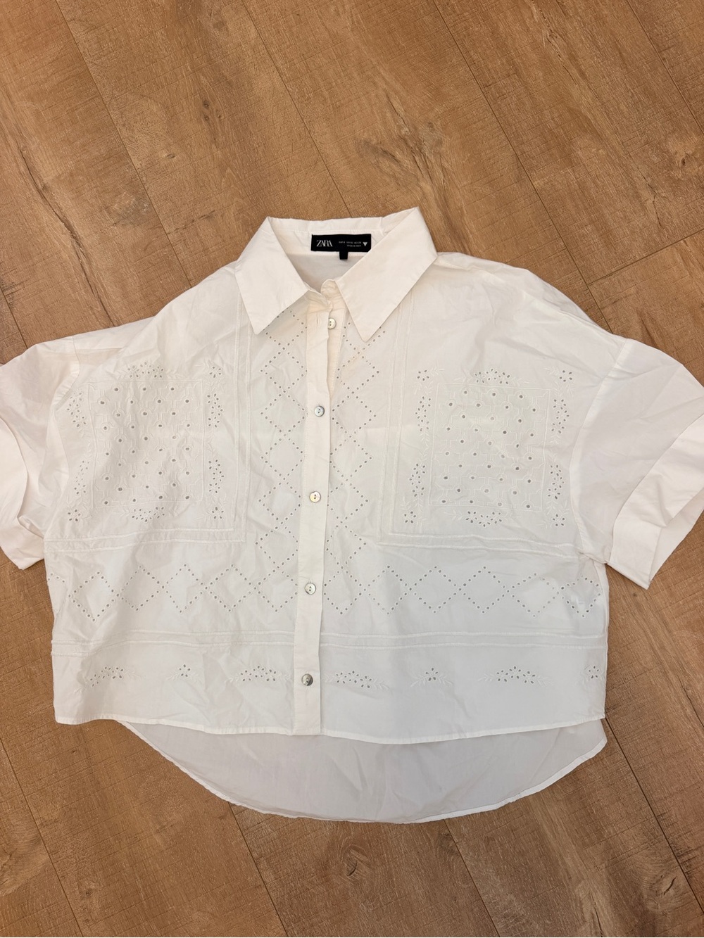 Zara White Eyelet Button-Front Cropped Shirt